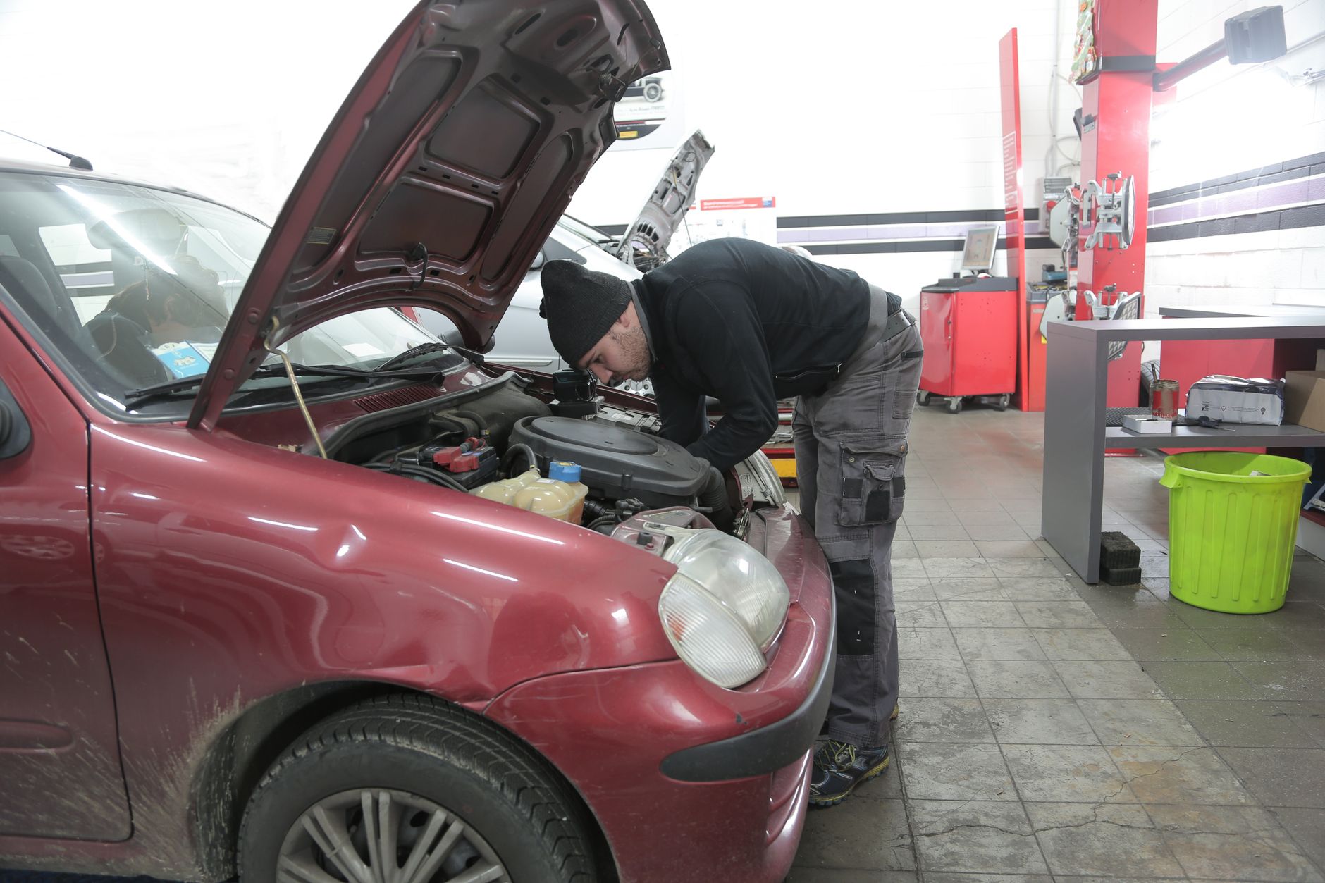 Réparation voiture équipe à Évry-Courcouronnes